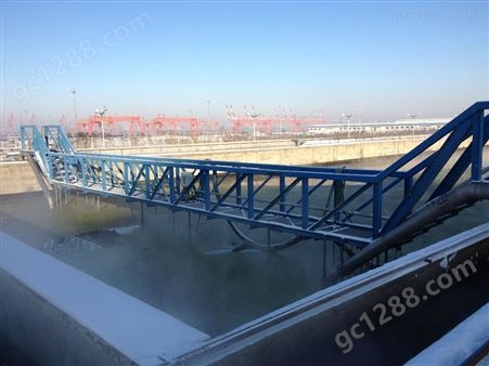 山东污水处理设备生产厂家供应-刮吸泥机