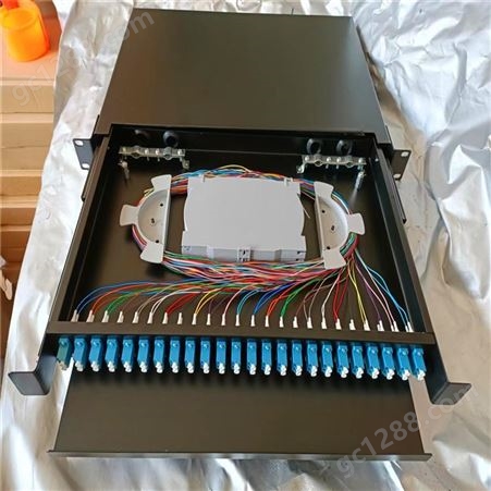 供应新款LC48芯双联法兰满配光纤配线架 1U光缆终端盒