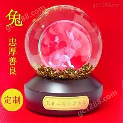 生肖礼品 SSSY/三盛2023兔年吉祥物水晶球内雕兔子 特色礼物定制